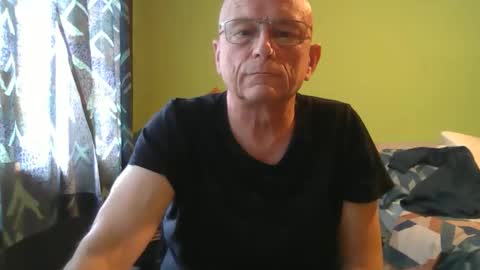 Snapshot of antmatt2025 chatting on October 7, 2:02 pm antmatt2025 online show from October 7, 2:02 pm