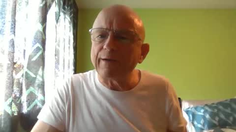 Snapshot of antmatt2025 chatting on October 27, 10:15 am antmatt2025 online show from October 27, 10:15 am