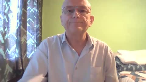 Snapshot of antmatt2025 chatting on September 16, 5:16 pm antmatt2025 online show from September 16, 5:16 pm