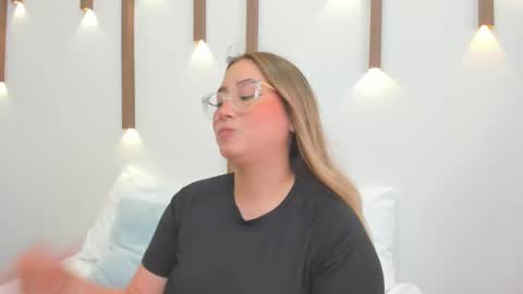 Snapshot of antonella_cutie_ chatting on February 21, 4:48 pm A N T O N E L L A online show from February 21, 4:48 pm