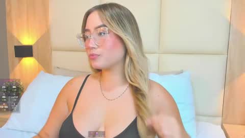 Snapshot of antonella_cutie_ chatting on September 24, 12:45 pm A N T O N E L L A online show from September 24, 12:45 pm