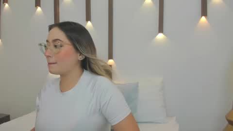 Snapshot of antonella_cutie_ chatting on February 5, 12:06 pm A N T O N E L L A online show from February 5, 12:06 pm