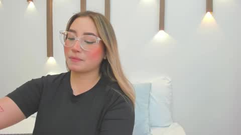 Snapshot of antonella_cutie_ chatting on February 21, 1:44 pm A N T O N E L L A online show from February 21, 1:44 pm