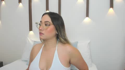 Snapshot of antonella_cutie_ chatting on February 6, 12:04 pm A N T O N E L L A online show from February 6, 12:04 pm