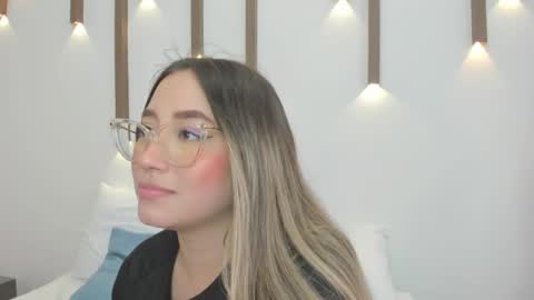 Snapshot of antonella_cutie_ chatting on February 4, 6:06 pm A N T O N E L L A online show from February 4, 6:06 pm