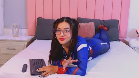 Antonella online show from April 7, 12:01 am