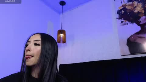 antonellariva_ online show from June 2, 8:22 pm