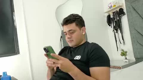 antonellarossi_os online show from June 17, 1:54 am