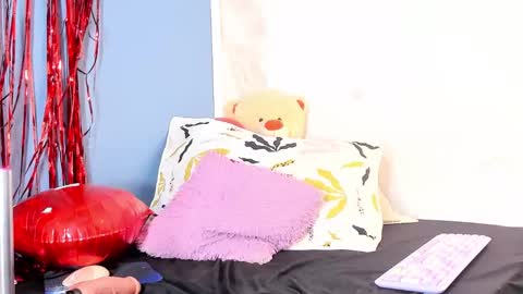 Snapshot of antonellasmith0 chatting on February 17, 12:49 pm ANTO online show from February 17, 12:49 pm