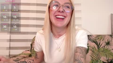 Antonia online show from May 31, 11:17 pm