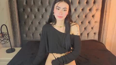 anya_belth online show from April 16, 9:39 pm