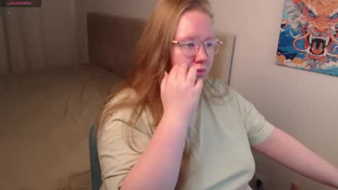 Anya Muna online show from December 17, 8:43 pm