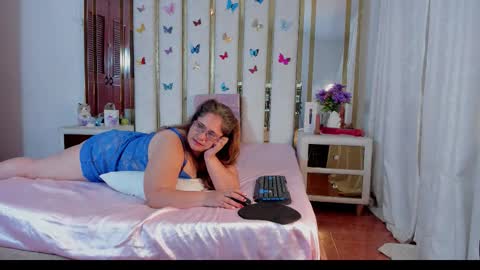 Snapshot of anyelamature chatting on September 25, 2:29 am Anyela online show from September 25, 2:29 am