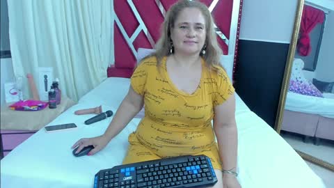 Snapshot of anyelamature chatting on January 15, 6:54 am Anyela online show from January 15, 6:54 am