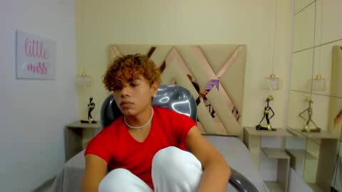 anyelotwink online show from February 19, 9:03 pm