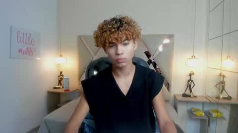 anyelotwink online show from March 13, 9:29 pm