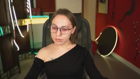 APHEX QUEEN online show from February 4, 3:26 pm