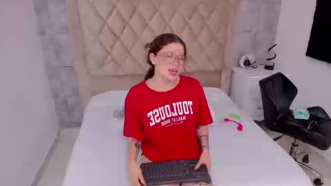 Snapshot of aphroditesweet chatting on September 25, 9:33 pm aphrodite online show from September 25, 9:33 pm