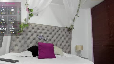 Snapshot of apolo_bianco_ chatting on December 2, 11:29 am APOLO online show from December 2, 11:29 am
