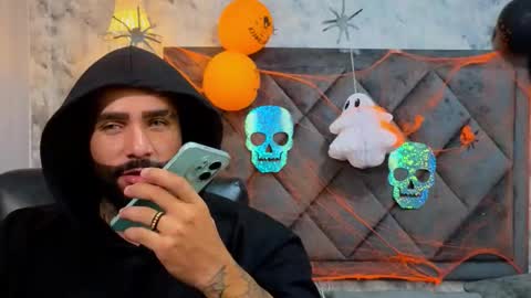 Snapshot of apolo_rousse chatting on October 12, 1:31 am Apolo online show from October 12, 1:31 am
