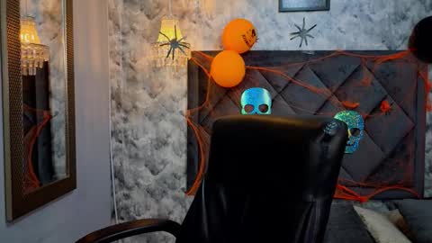 Snapshot of apolo_rousse chatting on October 16, 1:49 am Apolo online show from October 16, 1:49 am