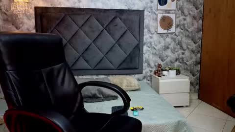 Snapshot of apolo_rousse chatting on October 4, 1:58 am Apolo online show from October 4, 1:58 am