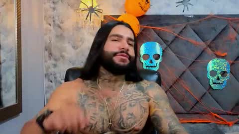 Snapshot of apolo_rousse chatting on October 15, 1:42 am Apolo online show from October 15, 1:42 am