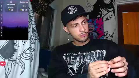 Snapshot of apolo_s chatting on March 5, 6:01 am Andres online show from March 5, 6:01 am