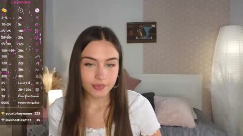 Snapshot of appleeepie chatting on September 21, 9:24 am Vicki online show from September 21, 9:24 am