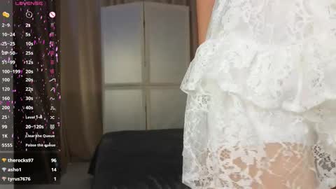 Snapshot of appleeepie chatting on September 11, 10:49 am Vicki online show from September 11, 10:49 am