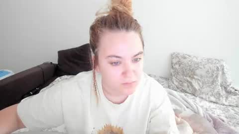 appleyummybuns online show from June 30, 11:42 am