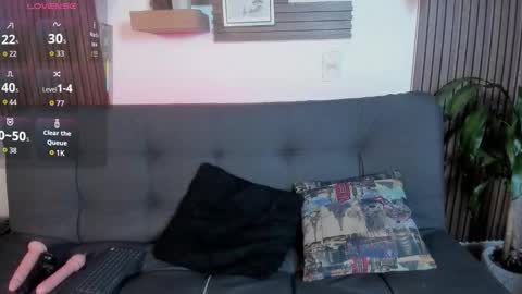 apprilfoxx online show from October 14, 6:22 pm