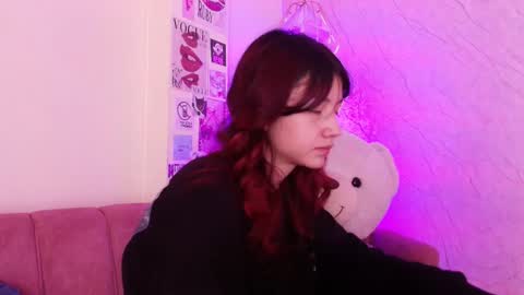 Snapshot of april_bennett chatting on October 15, 12:17 pm online show from October 15, 12:17 pm