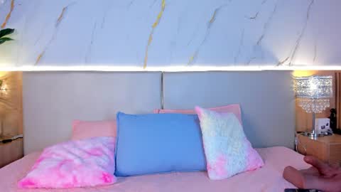 aprilgrey111 online show from July 17, 8:22 pm