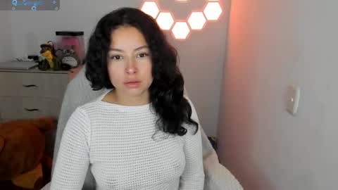 aqua emilly online show from December 21, 11:33 pm