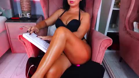 AQueenMonica online show from September 16, 3:26 pm