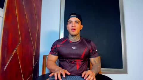 AquilesElpapi online show from November 4, 2:13 am