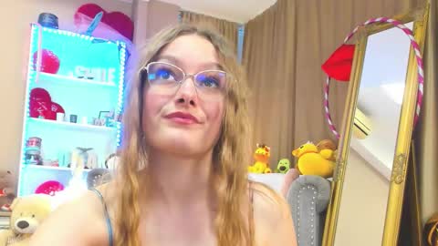 Ariel online show from March 27, 4:08 pm