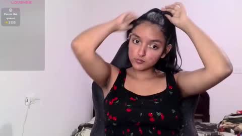 Snapshot of ari_20_ chatting on September 11, 12:01 am Bella online show from September 11, 12:01 am