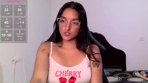 Snapshot of ari_20_ chatting on September 16, 12:01 am Bella online show from September 16, 12:01 am