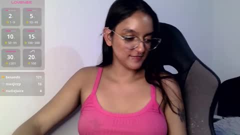 Snapshot of ari_20_ chatting on October 7, 3:24 am Bella online show from October 7, 3:24 am