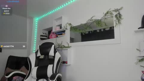 ari lauren online show from February 10, 4:15 am