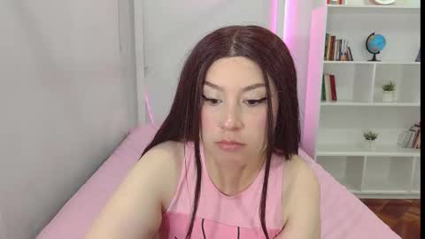 Snapshot of ari_rossee_ chatting on October 16, 8:07 pm online show from October 16, 8:07 pm