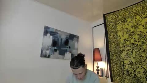 aria y orien  online show from January 9, 11:16 am