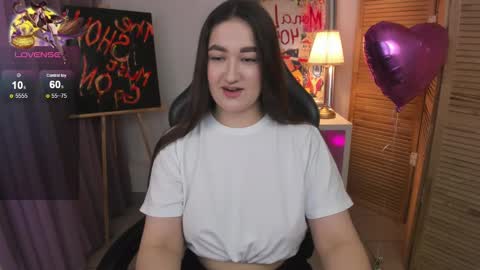 Snapshot of aria_blisss chatting on February 12, 8:49 am aria_blisss online show from February 12, 8:49 am