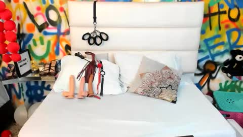 aria online show from February 14, 12:52 pm