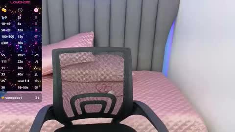 Aria online show from November 19, 3:33 pm