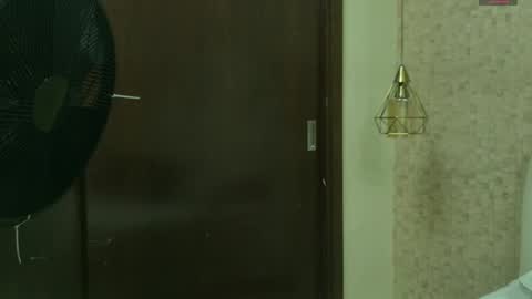 aria_sm online show from November 18, 7:06 pm