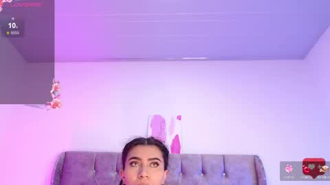 Ari online show from December 3, 1:17 pm