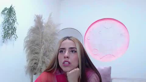 ariah_cute online show from March 12, 8:01 pm